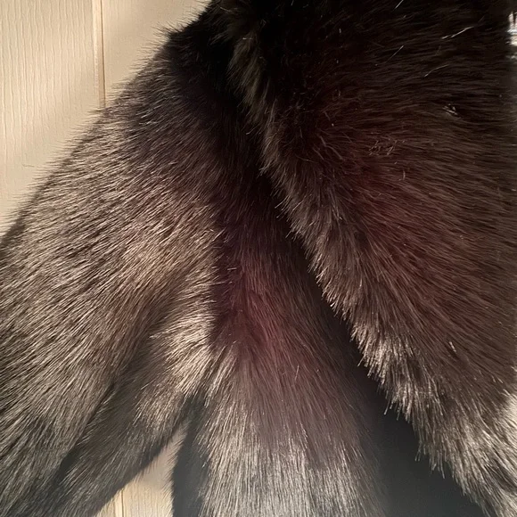 ZARA Black Faux Fur Cropped Jacket with Wide Collar - Picture 4 of 8